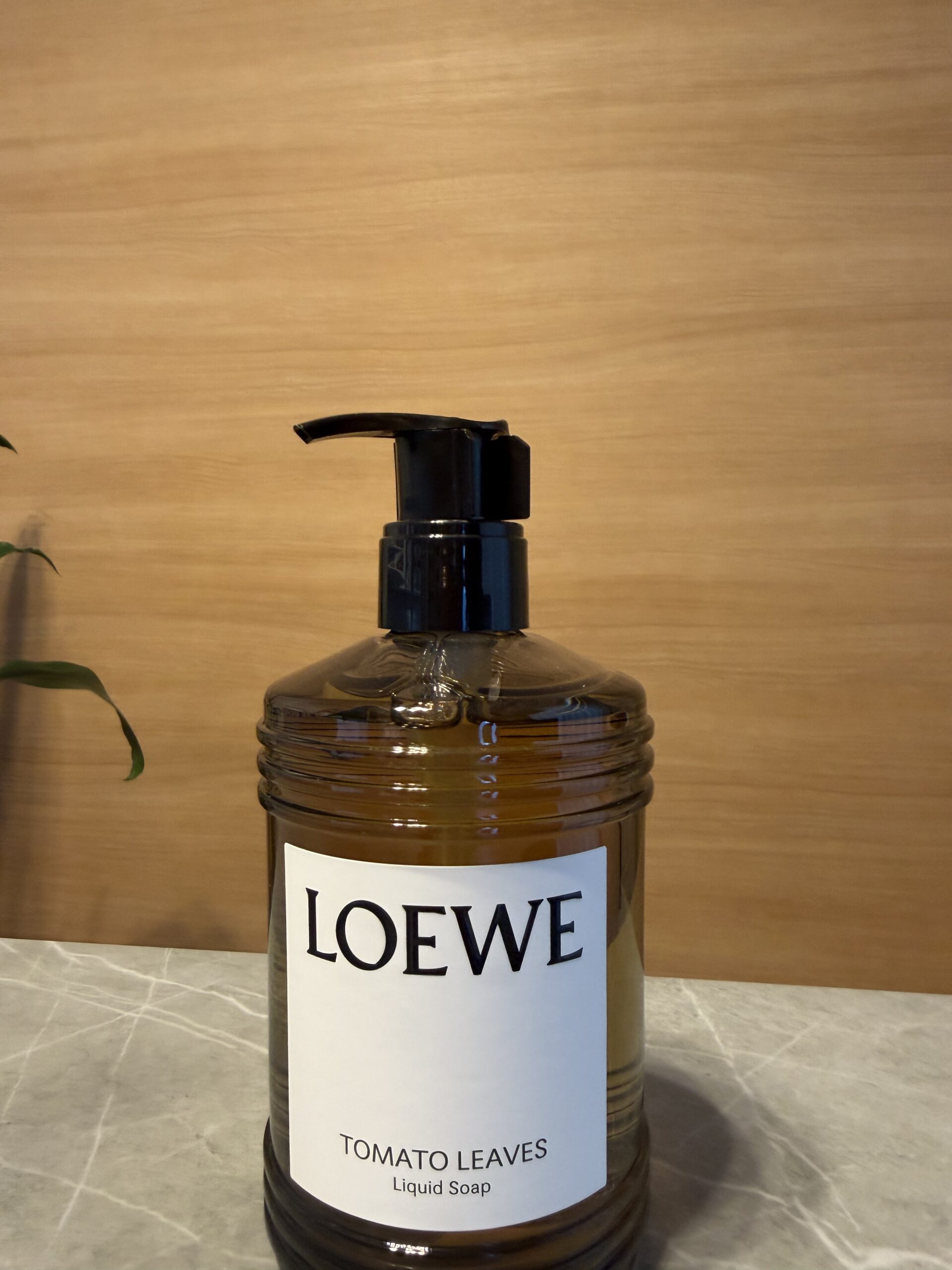 LOEWE TOMATO LEAVES Liquid Soapの正面ラベル