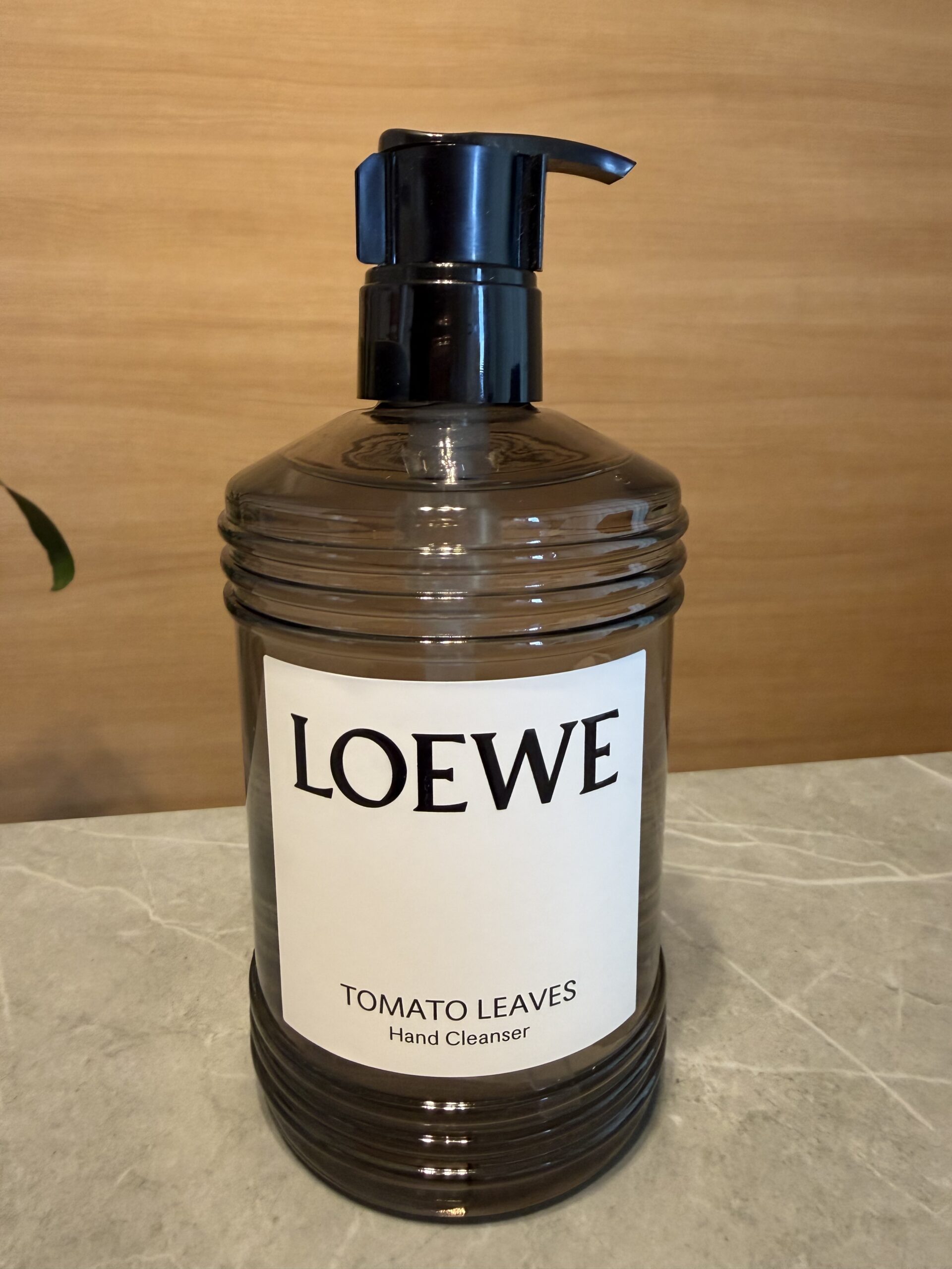 LOEWE TOMATO LEAVES Hand Cleanserの正面ラベル
